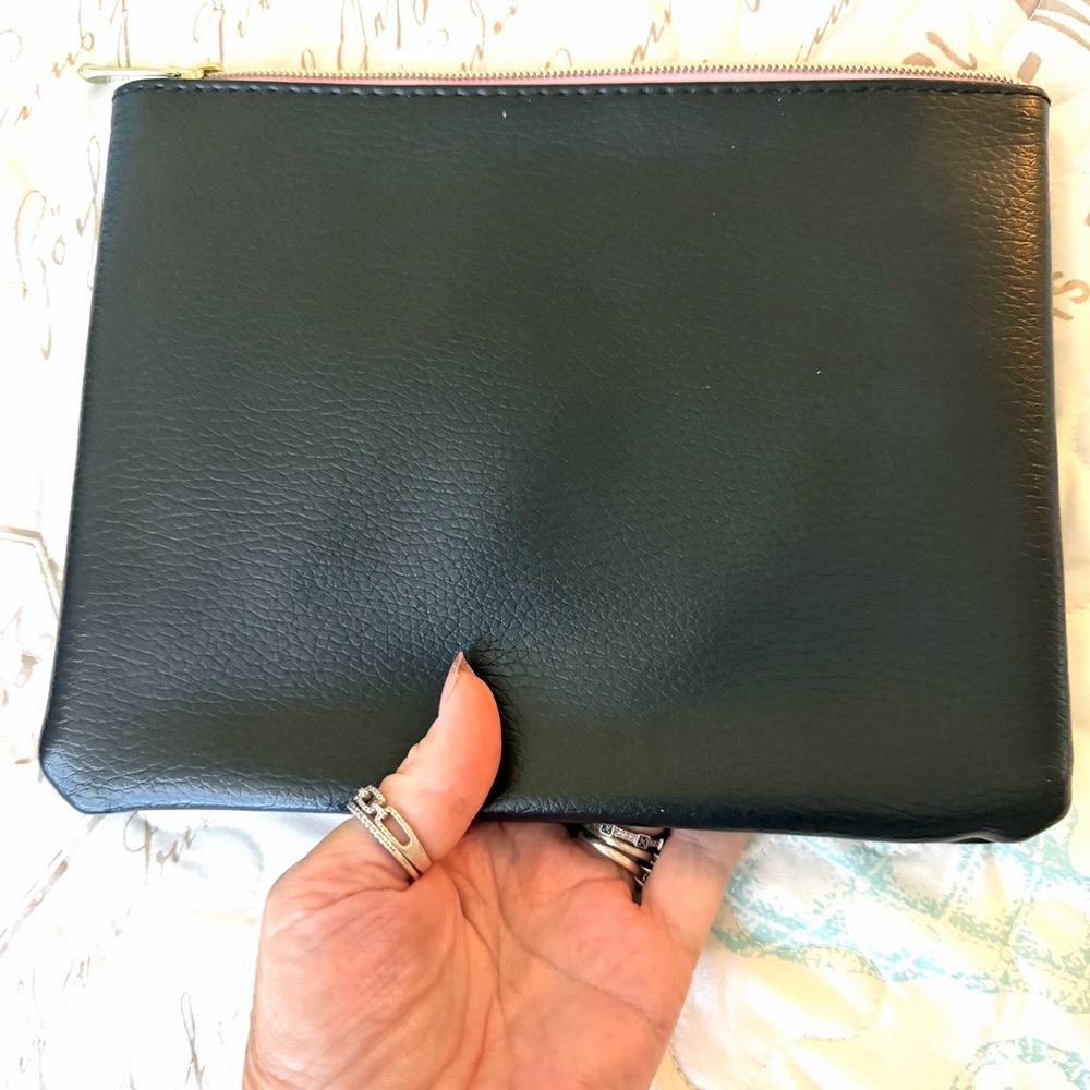 5/$25 Black Makeup Pouch Gold and Pink Text “I came, I saw, I contoured” - Picture 4 of 7